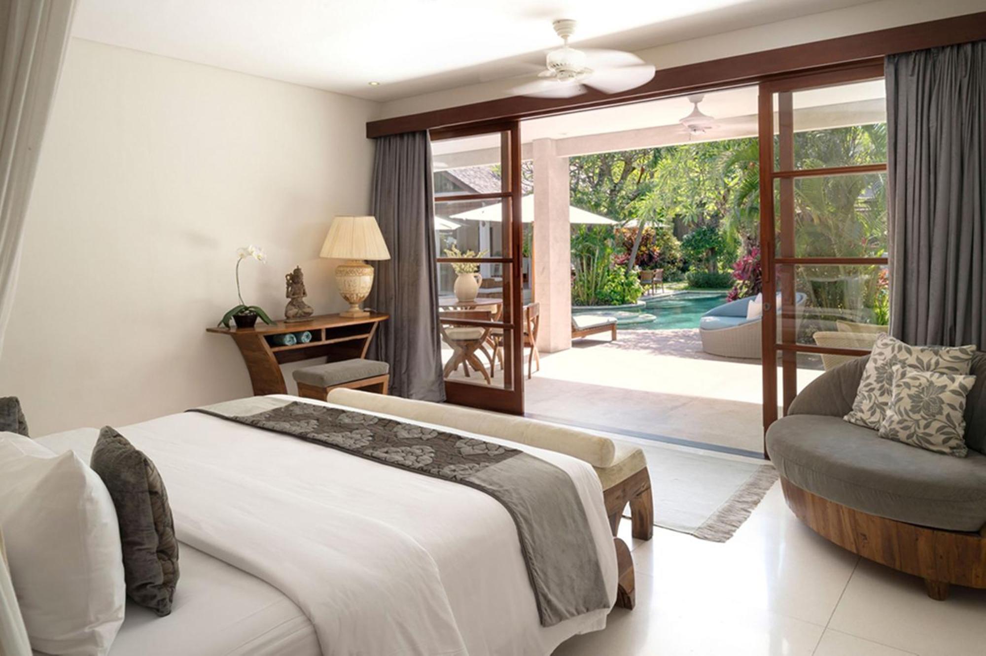 Lataliana Seminyak Villa Buitenkant foto