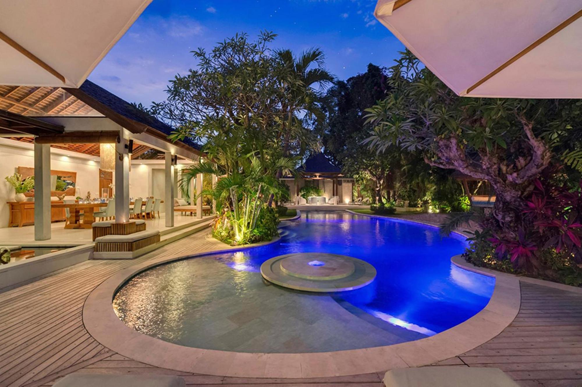 Lataliana Seminyak Villa Buitenkant foto