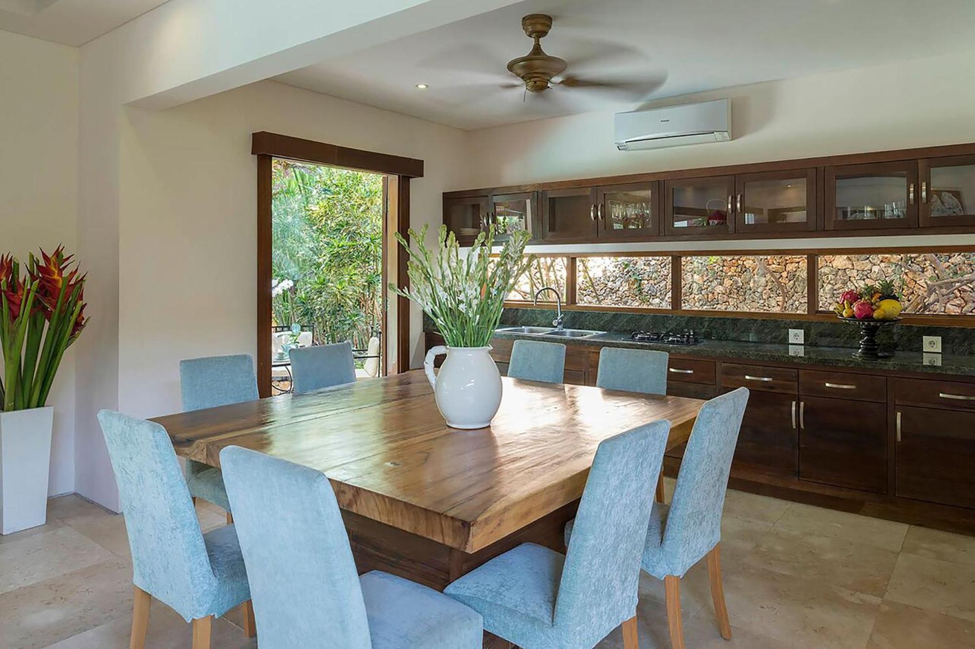 Lataliana Seminyak Villa Buitenkant foto