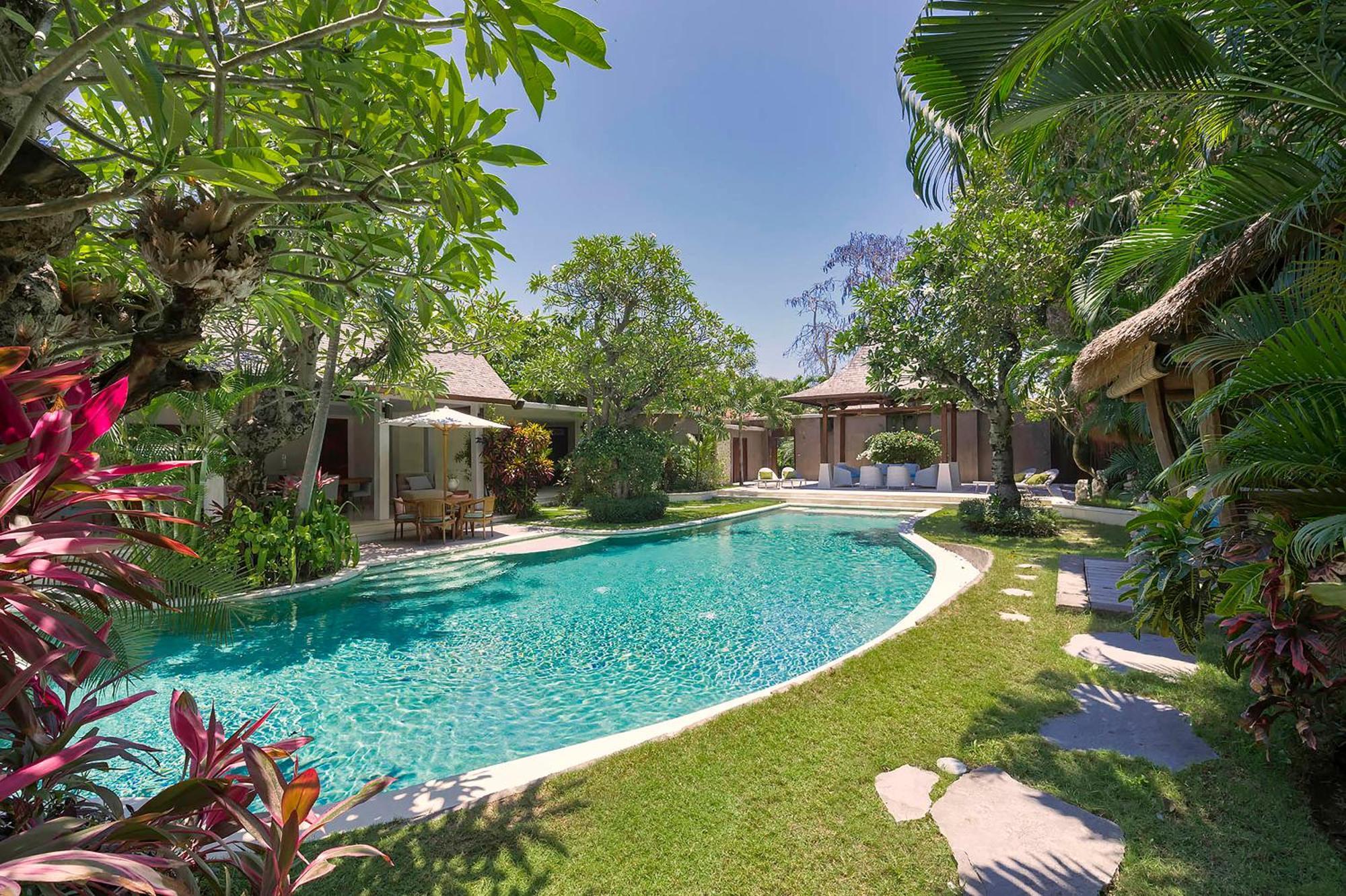 Lataliana Seminyak Villa Buitenkant foto